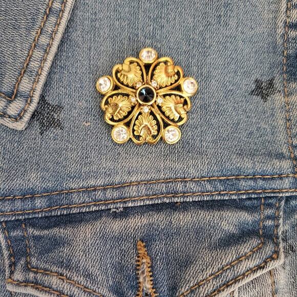 VTG Avante Brooch Gold Tone Clear Rhinestones with Blue Center Stone Signed 60's - Picture 5 of 6